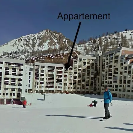 Front De Neige Apartment
